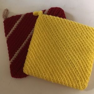 🐠 2 handcrafted potholders